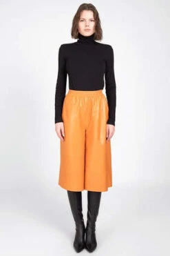 1972 DesaLeather Shorts - Apricot -Drape Hut Sales Store 1972 Desa Leather Shorts Apricot 20221027193221 1