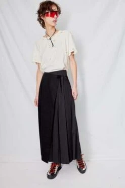 WNDERKAMMERPleats Wrap Skirt - Black 11 WNDERKAMMERPleats Wrap Skirt - Black -Drape Hut Sales Store Black Pleats Wrap Skirt 20231018003708 1