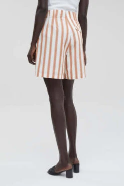 ClosedCLOSED A-Shape Shorts - Gold Earth 432 -Drape Hut Sales Store CLOSED A Shape Shorts in Gold Earth 20220430224803 1