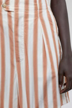 ClosedCLOSED A-Shape Shorts - Gold Earth 432 -Drape Hut Sales Store CLOSED A Shape Shorts in Gold Earth 20220430224803 2