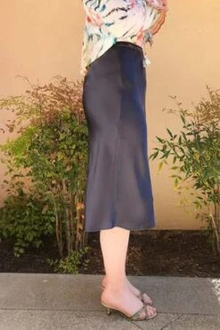 GO SILKGo Luxe Bias Skirt - Midnight -Drape Hut Sales Store GO SILK Go Luxe Bias Skirt Midnight 20230715230308