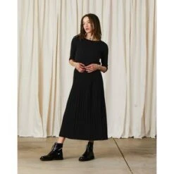 Ali GoldenKnit Pleated Midi Skirt- Black -Drape Hut Sales Store Knit Pleated Midi Skirt Black 20230918193710 3