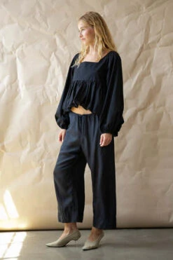 Juliette FabbriMaja Balloon Top - Black -Drape Hut Sales Store Maja Balloon Top in Black 20231005000217 1