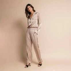 Montserrat New YorkThe Jet Set - Champagne