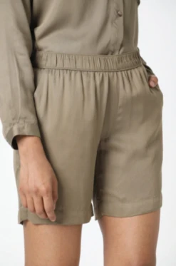 Neu NomadsRiga Shorts - Khaki -Drape Hut Sales Store Riga Shorts 20220526210901