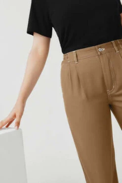 KowtowStandard Jeans - Earth -Drape Hut Sales Store Standard Jeans Earth 20220315011845