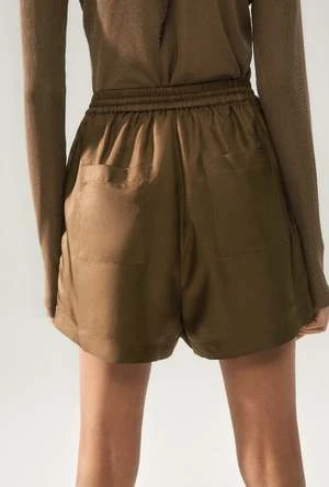Silk LaundryTwill Slouch Shorts - Dark Earth 5 Silk LaundryTwill Slouch Shorts - Dark Earth - Image 3